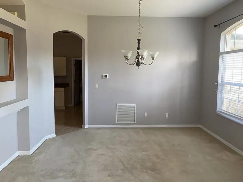 En Renta: $2,599 (3 camas, 2 baños, 1700 Pies cuadrados)