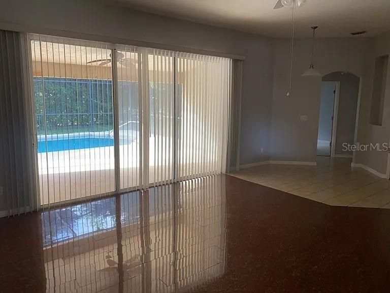 En Renta: $2,599 (3 camas, 2 baños, 1700 Pies cuadrados)