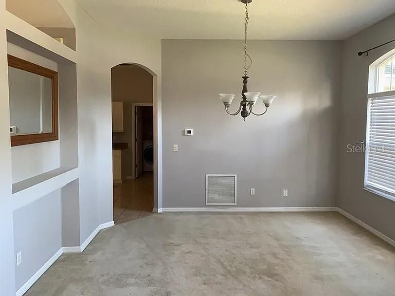 En Renta: $2,599 (3 camas, 2 baños, 1700 Pies cuadrados)