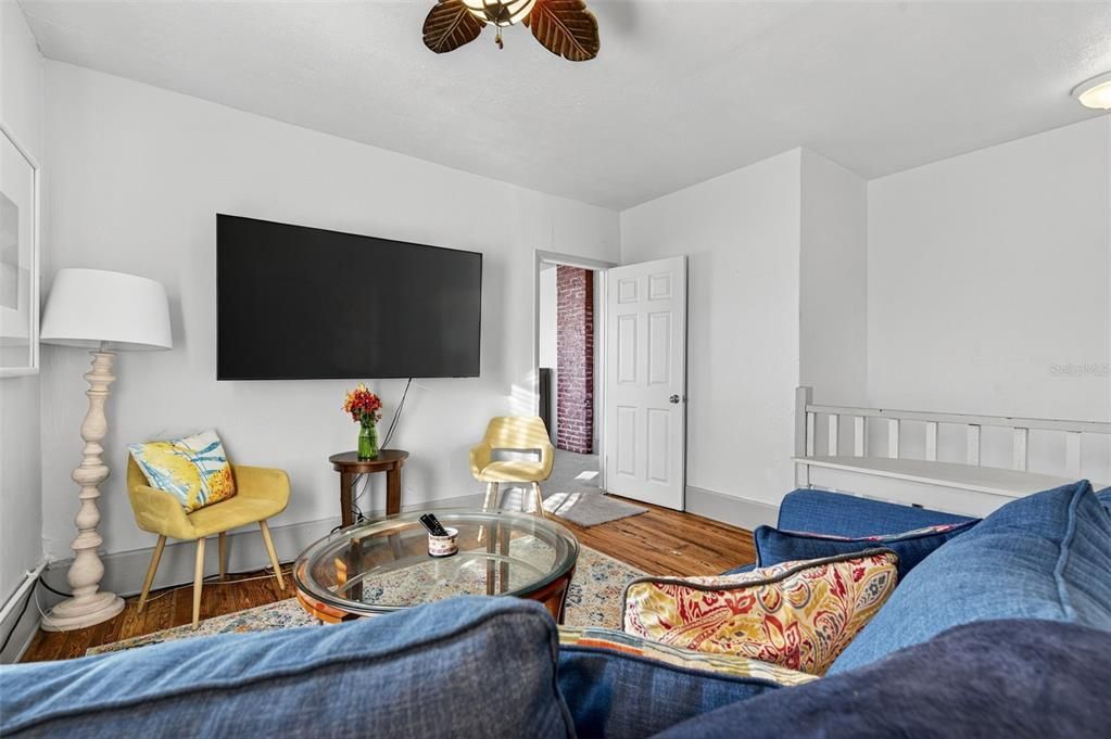 待售: $780,000 (2 贝兹, 0 浴室, 2560 平方英尺)