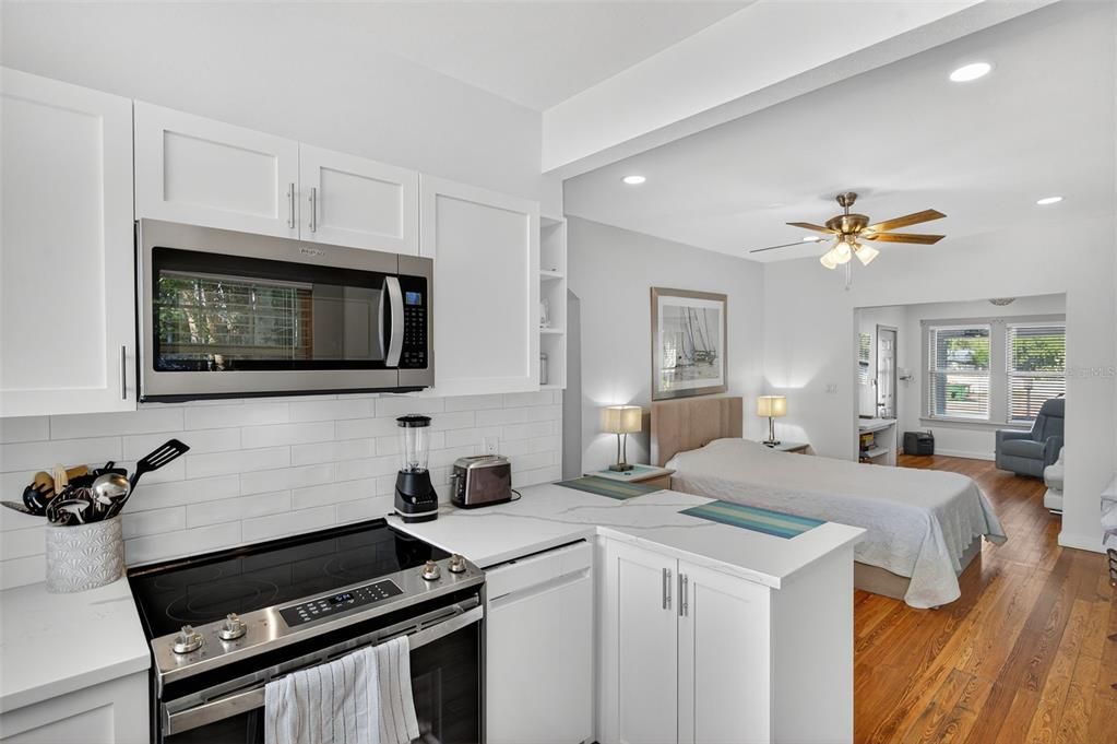 待售: $780,000 (2 贝兹, 0 浴室, 2560 平方英尺)