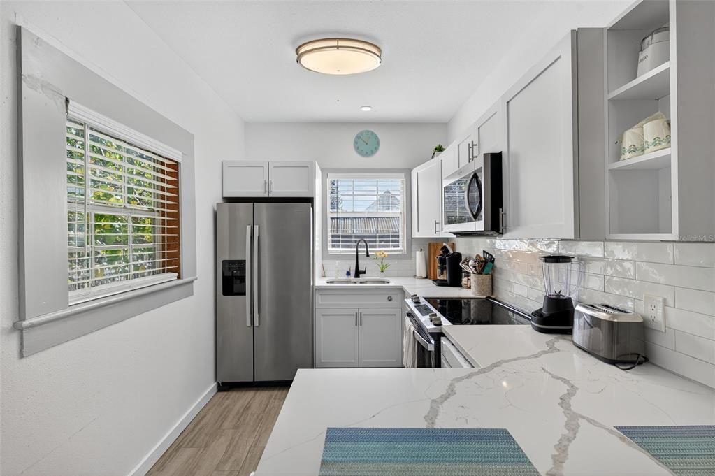 待售: $780,000 (2 贝兹, 0 浴室, 2560 平方英尺)