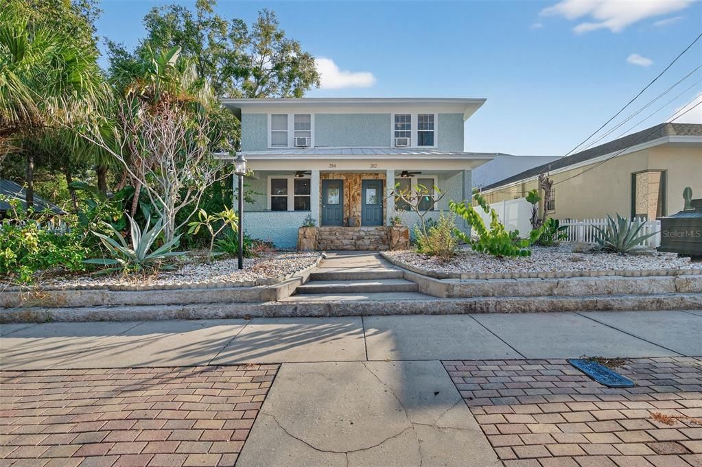 待售: $780,000 (2 贝兹, 0 浴室, 2560 平方英尺)