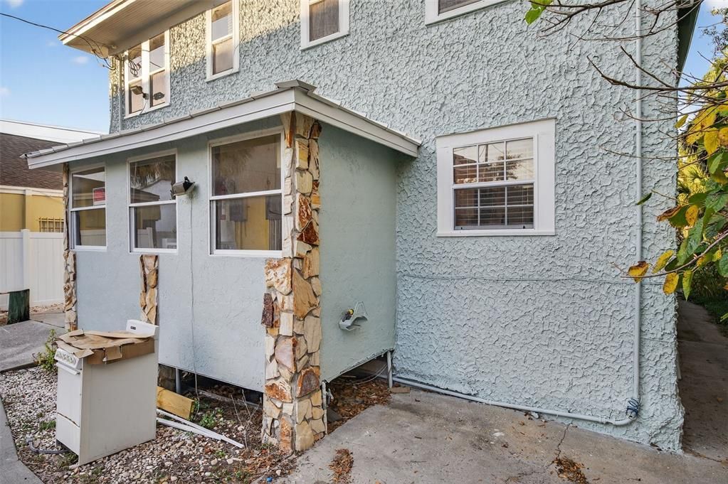 待售: $780,000 (2 贝兹, 0 浴室, 2560 平方英尺)