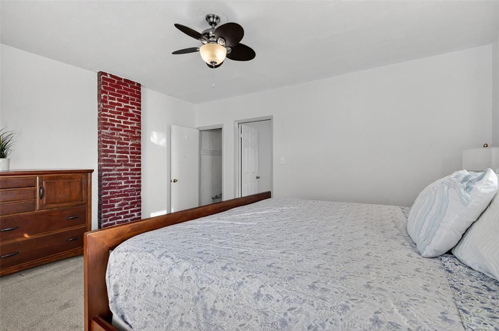 待售: $780,000 (2 贝兹, 0 浴室, 2560 平方英尺)