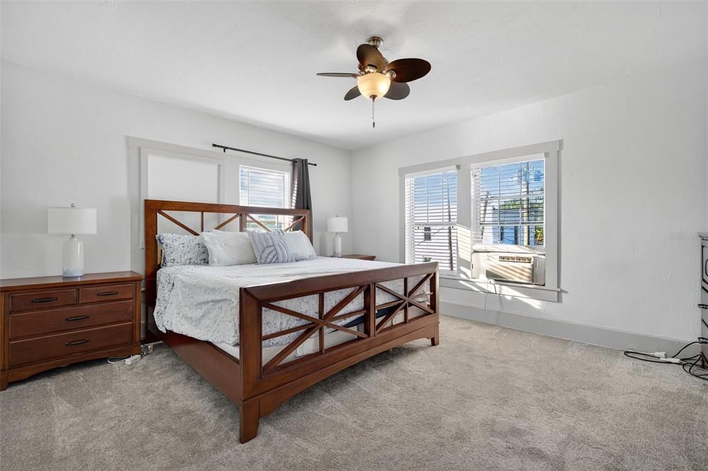 待售: $780,000 (2 贝兹, 0 浴室, 2560 平方英尺)