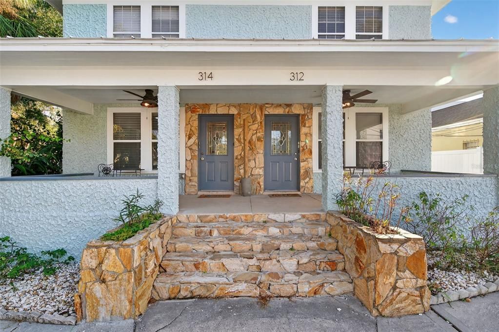 待售: $780,000 (2 贝兹, 0 浴室, 2560 平方英尺)