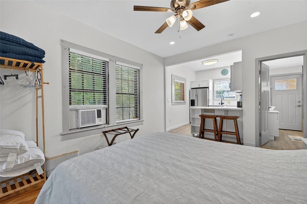 待售: $780,000 (2 贝兹, 0 浴室, 2560 平方英尺)