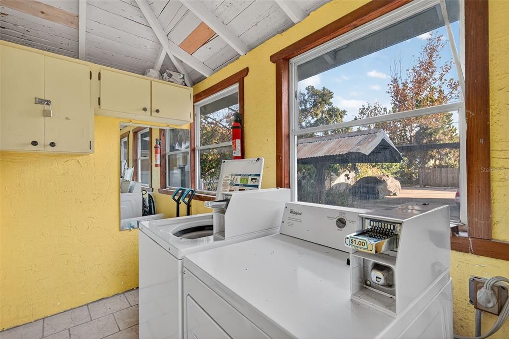 待售: $780,000 (2 贝兹, 0 浴室, 2560 平方英尺)