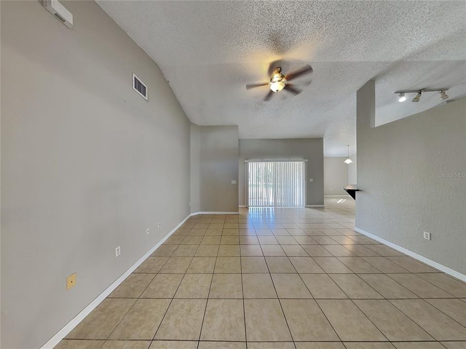 En Renta: $1,900 (3 camas, 2 baños, 1887 Pies cuadrados)