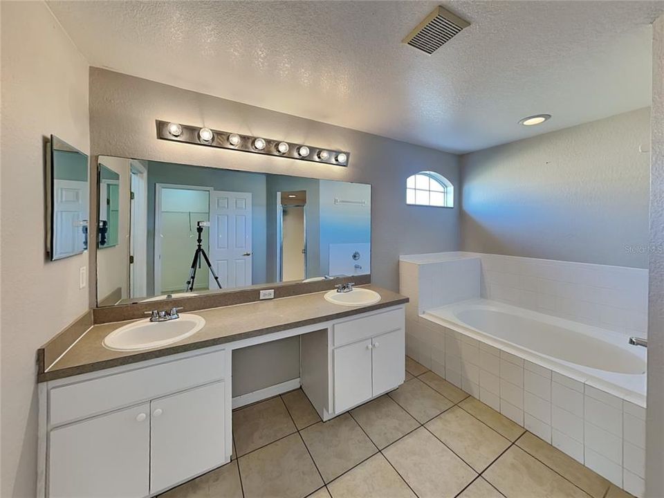 En Renta: $1,900 (3 camas, 2 baños, 1887 Pies cuadrados)