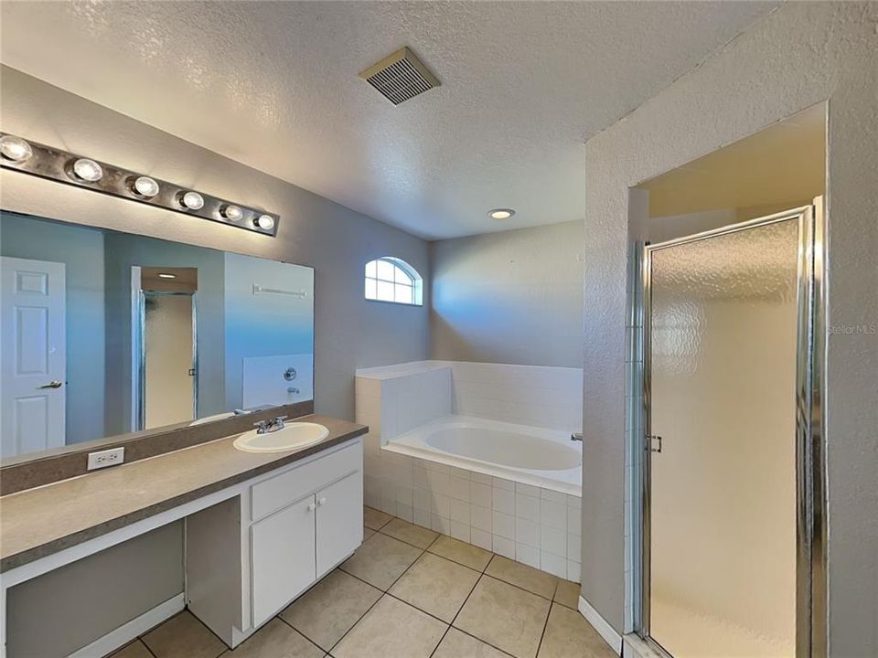 En Renta: $1,900 (3 camas, 2 baños, 1887 Pies cuadrados)