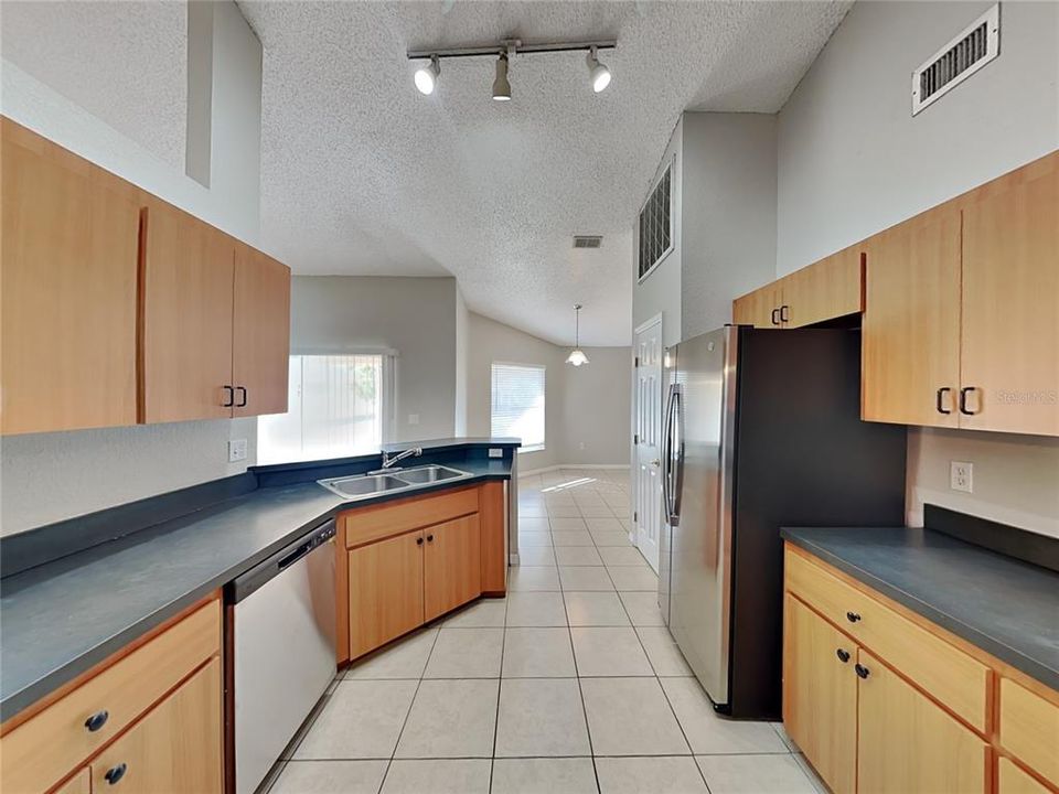 En Renta: $1,900 (3 camas, 2 baños, 1887 Pies cuadrados)