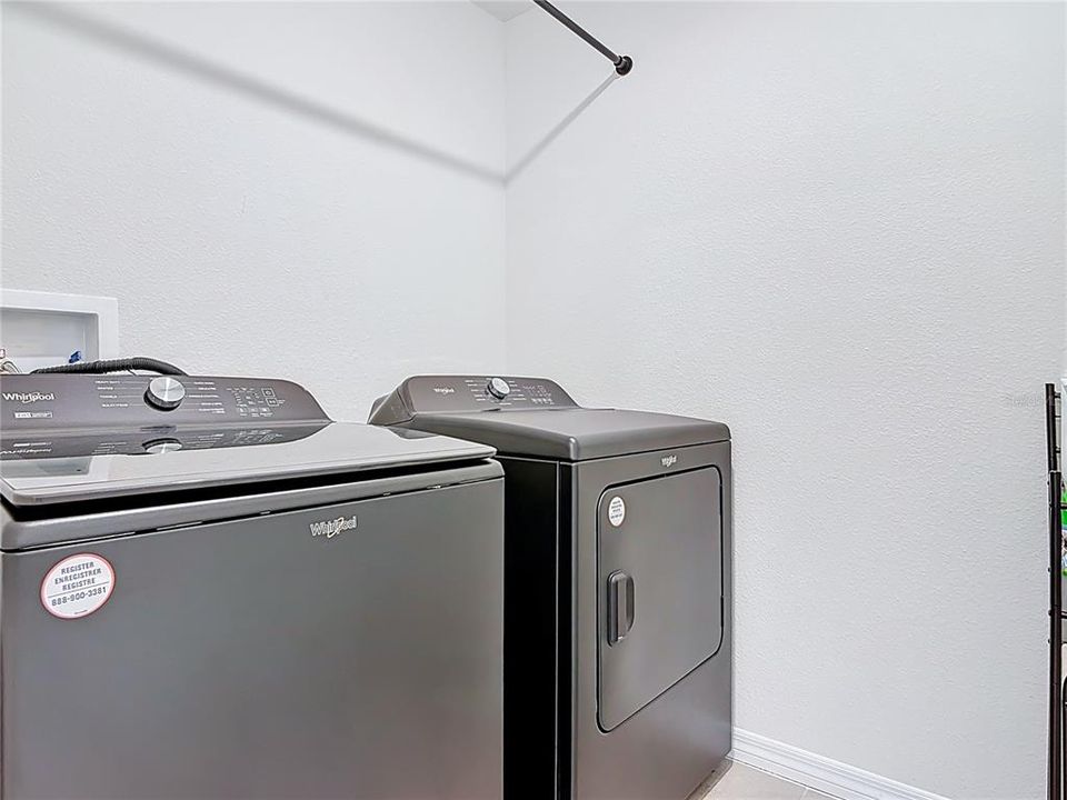 На продажу: $321,000 (3 спален, 2 ванн, 1614 Квадратных фут)