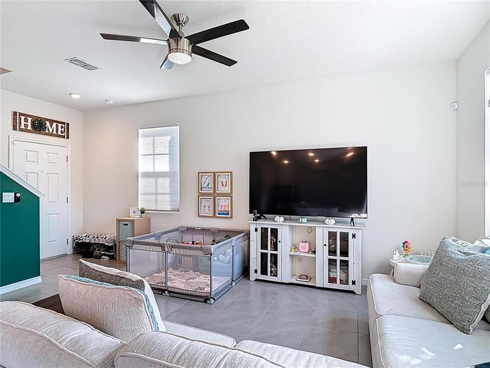 На продажу: $321,000 (3 спален, 2 ванн, 1614 Квадратных фут)