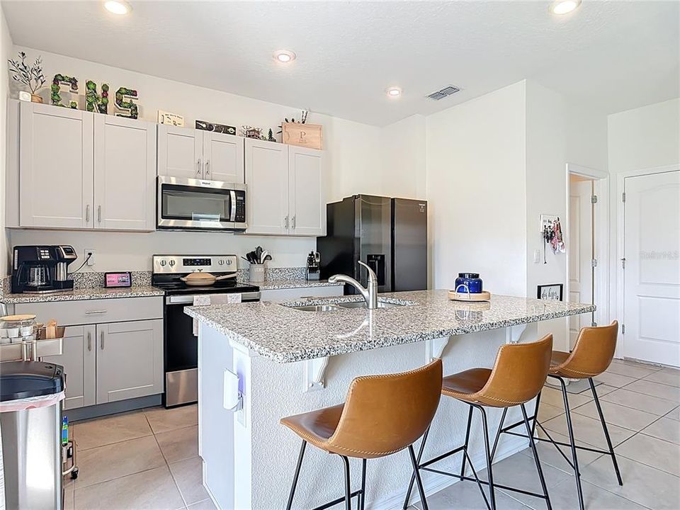 На продажу: $321,000 (3 спален, 2 ванн, 1614 Квадратных фут)