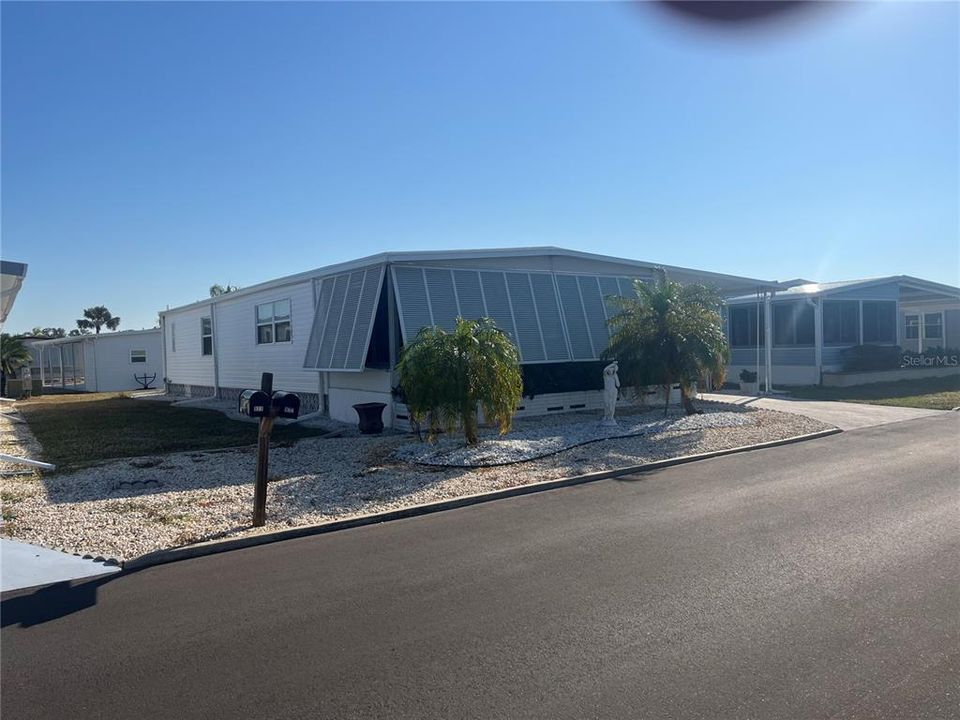 For Sale: $195,000 (2 beds, 2 baths, 1152 Square Feet)