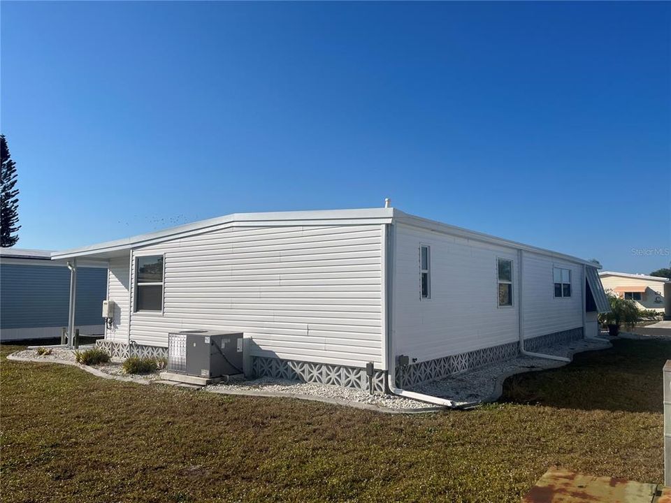 For Sale: $195,000 (2 beds, 2 baths, 1152 Square Feet)