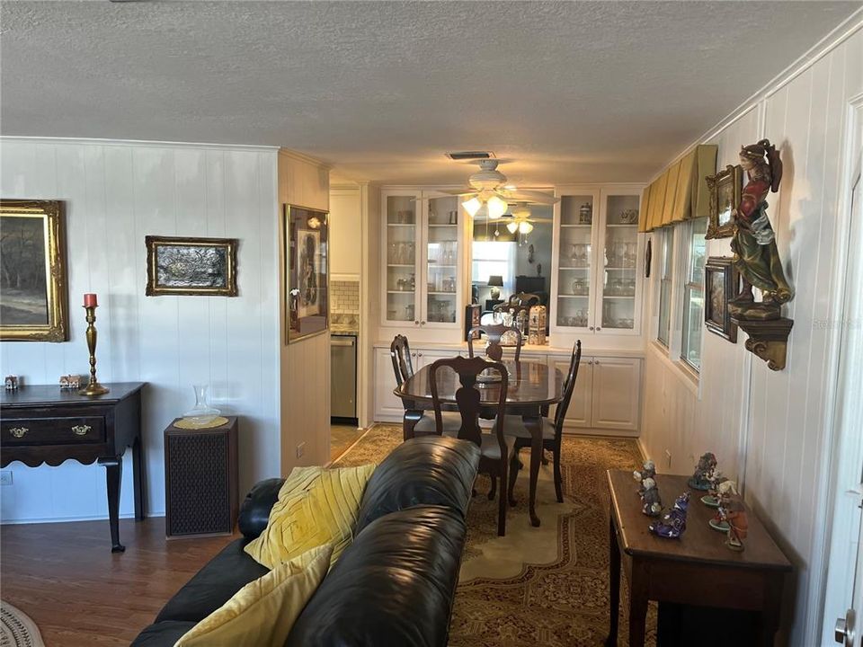 For Sale: $195,000 (2 beds, 2 baths, 1152 Square Feet)