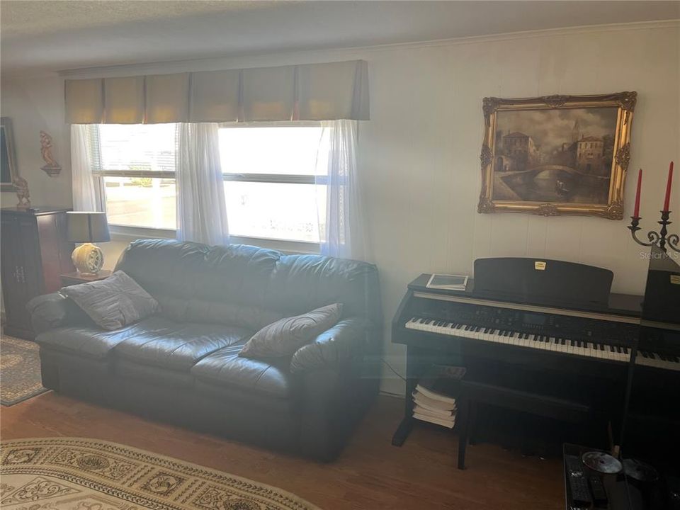 For Sale: $195,000 (2 beds, 2 baths, 1152 Square Feet)