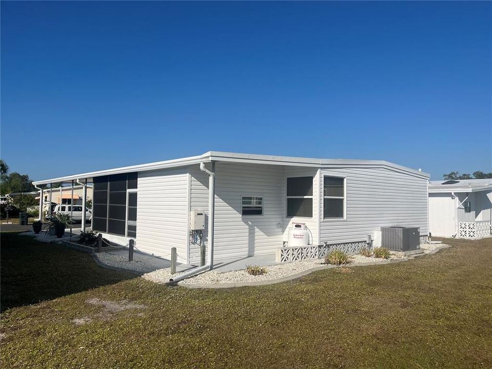 For Sale: $195,000 (2 beds, 2 baths, 1152 Square Feet)