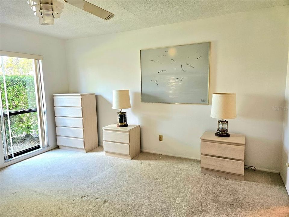 待售: $229,000 (2 贝兹, 2 浴室, 1069 平方英尺)