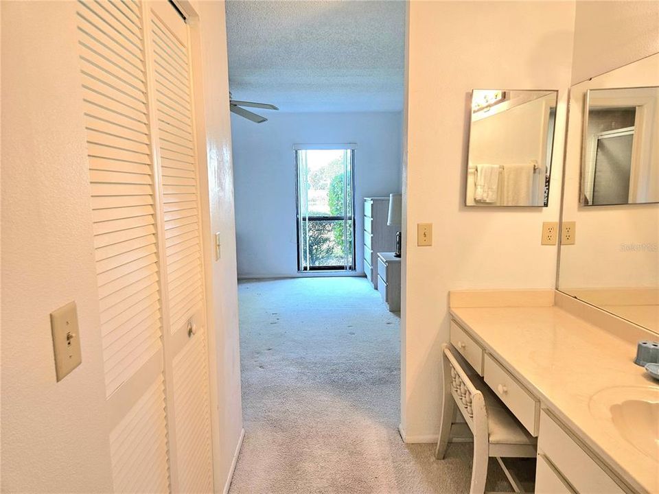 待售: $229,000 (2 贝兹, 2 浴室, 1069 平方英尺)