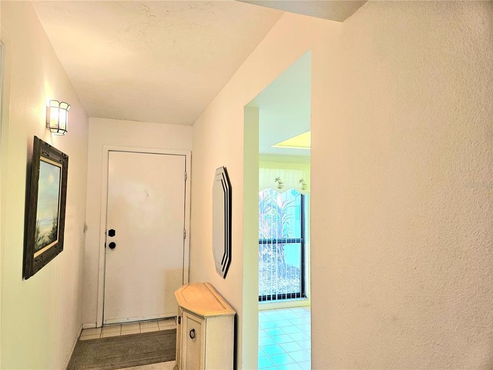 待售: $229,000 (2 贝兹, 2 浴室, 1069 平方英尺)