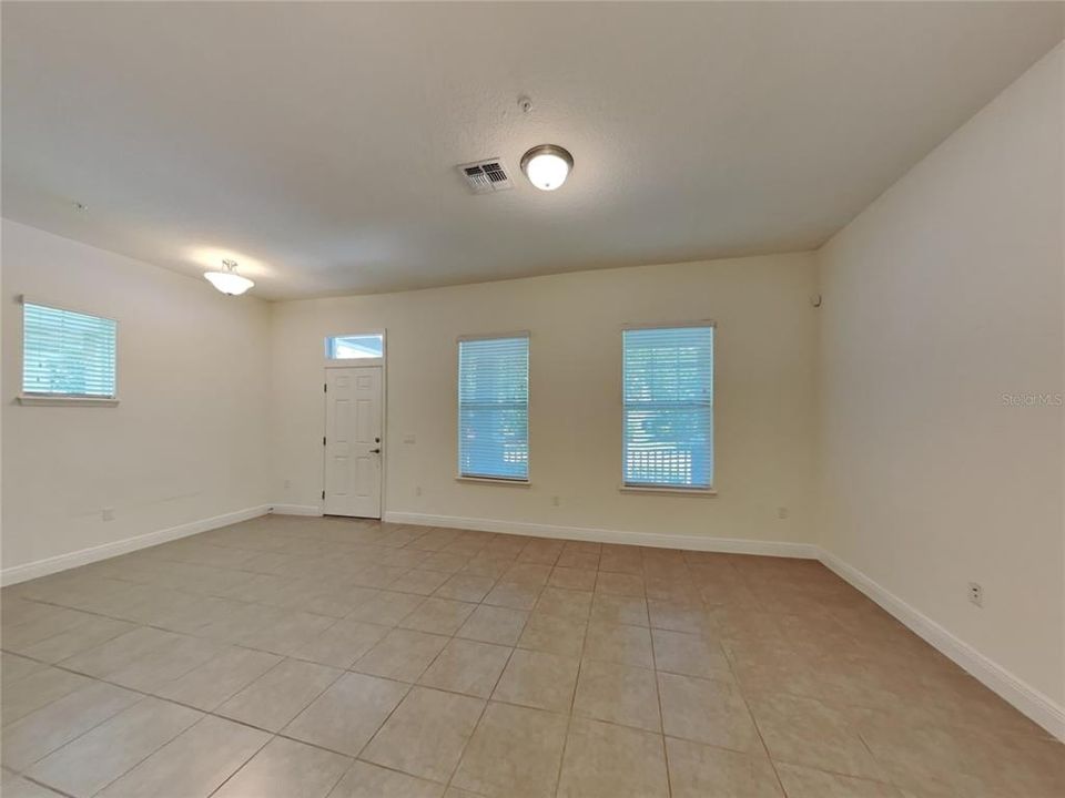 For Rent: $2,675 (3 beds, 2 baths, 1825 Square Feet)