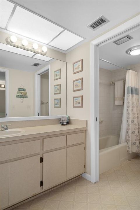 For Rent: $1,860 (2 beds, 2 baths, 1025 Square Feet)