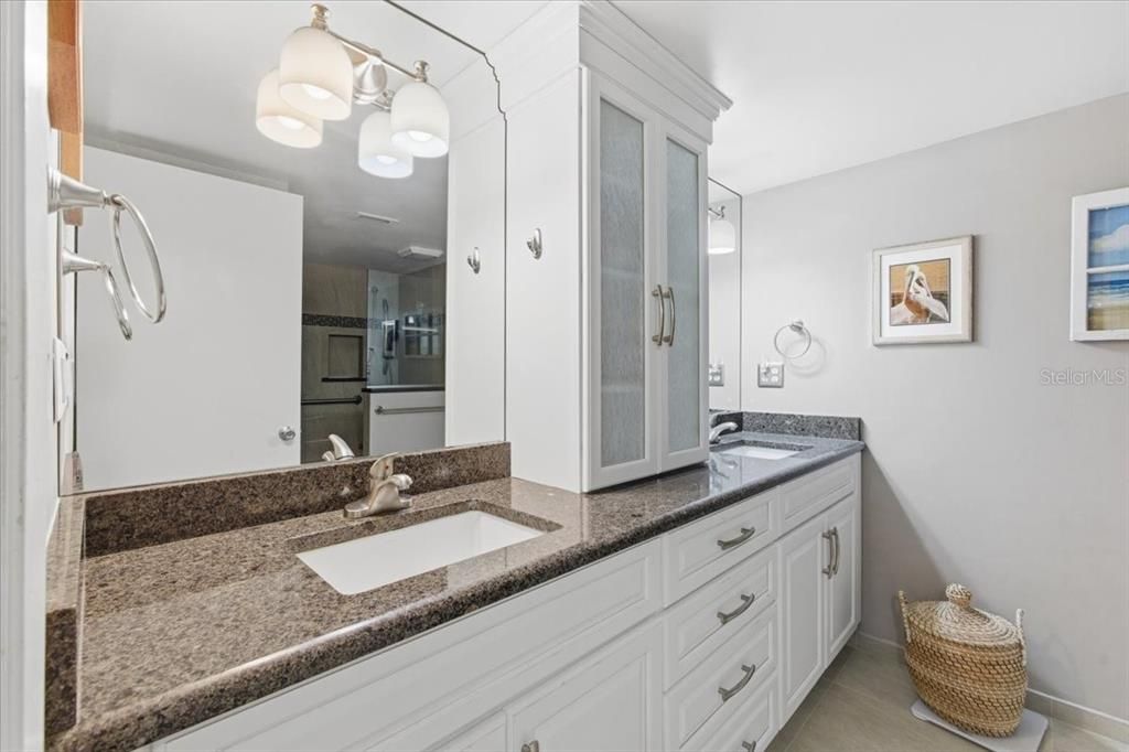 For Sale: $529,000 (3 beds, 2 baths, 2082 Square Feet)