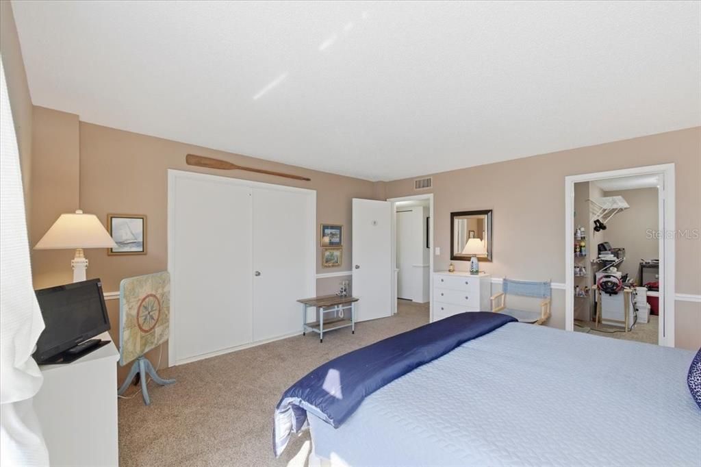 For Sale: $529,000 (3 beds, 2 baths, 2082 Square Feet)