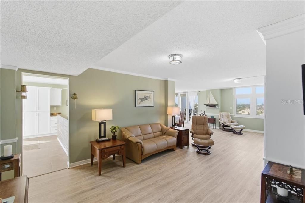 For Sale: $529,000 (3 beds, 2 baths, 2082 Square Feet)