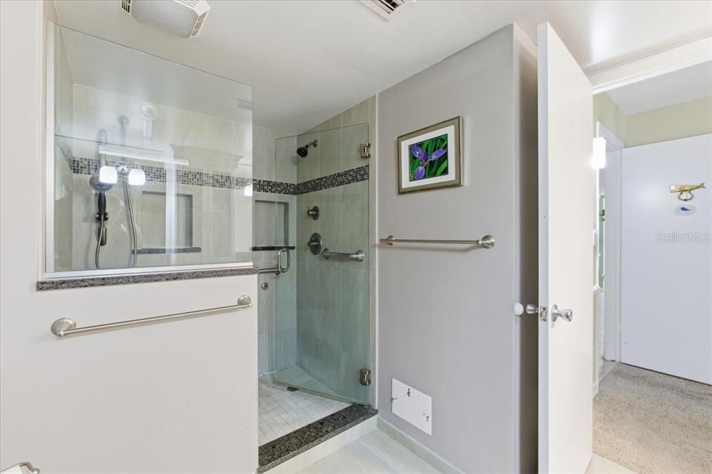 For Sale: $529,000 (3 beds, 2 baths, 2082 Square Feet)