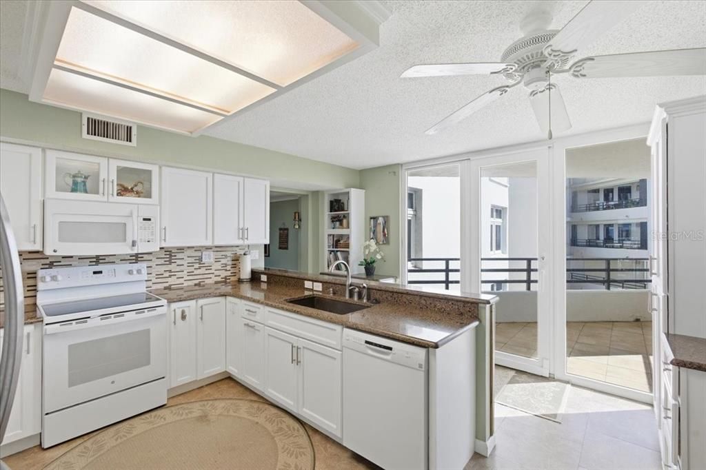 For Sale: $529,000 (3 beds, 2 baths, 2082 Square Feet)