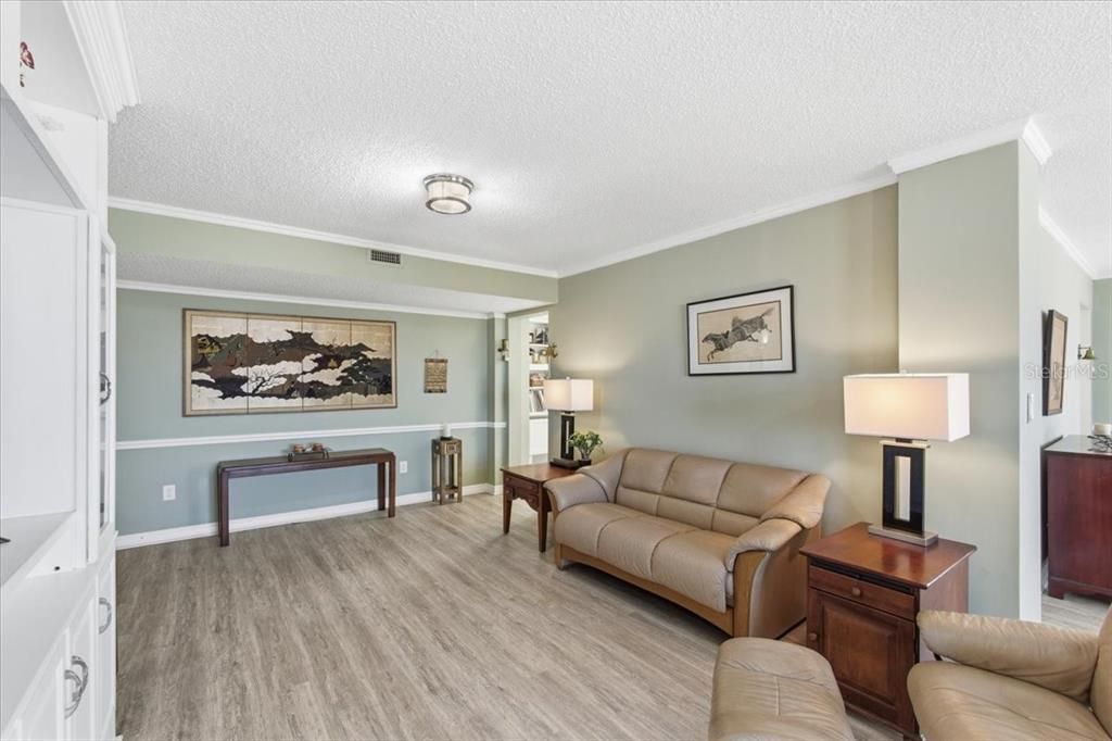 For Sale: $529,000 (3 beds, 2 baths, 2082 Square Feet)