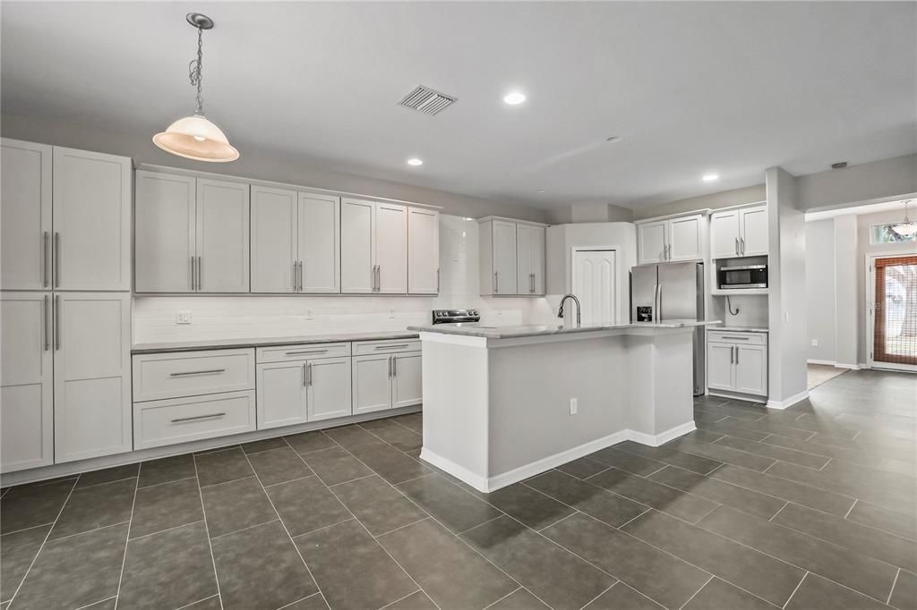 待售: $465,000 (5 贝兹, 4 浴室, 3240 平方英尺)