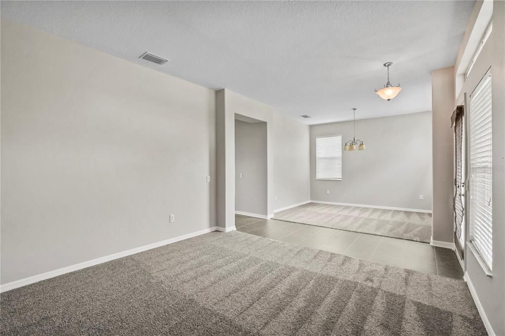 待售: $465,000 (5 贝兹, 4 浴室, 3240 平方英尺)