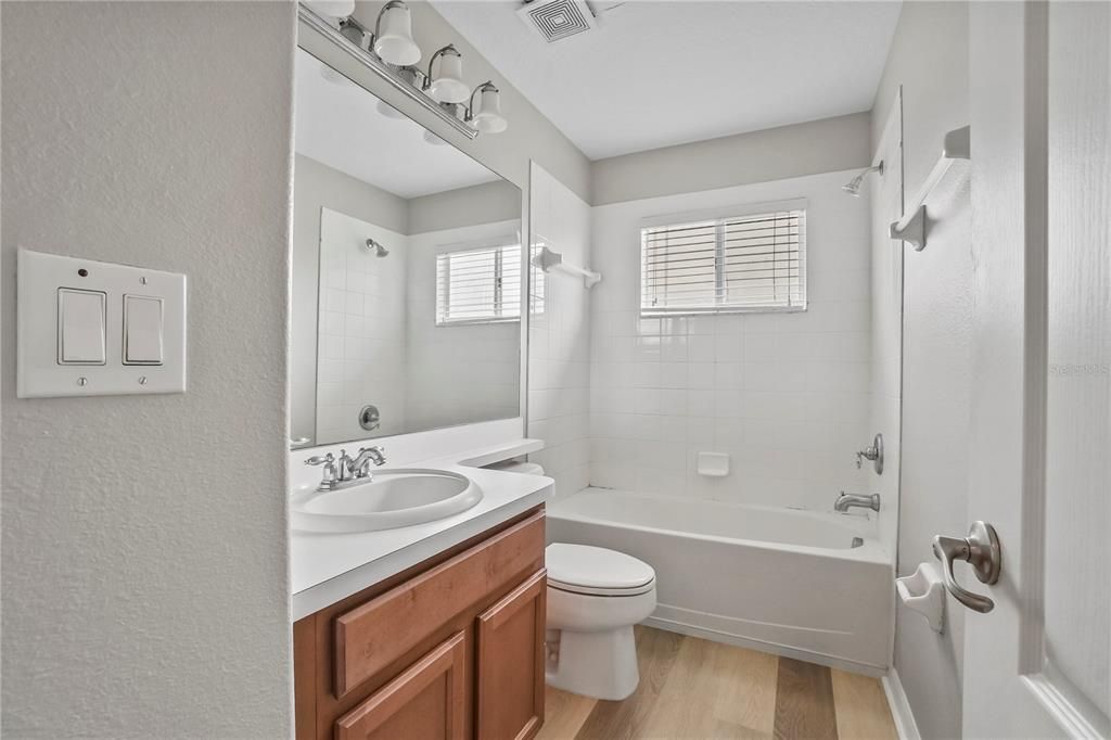 待售: $465,000 (5 贝兹, 4 浴室, 3240 平方英尺)