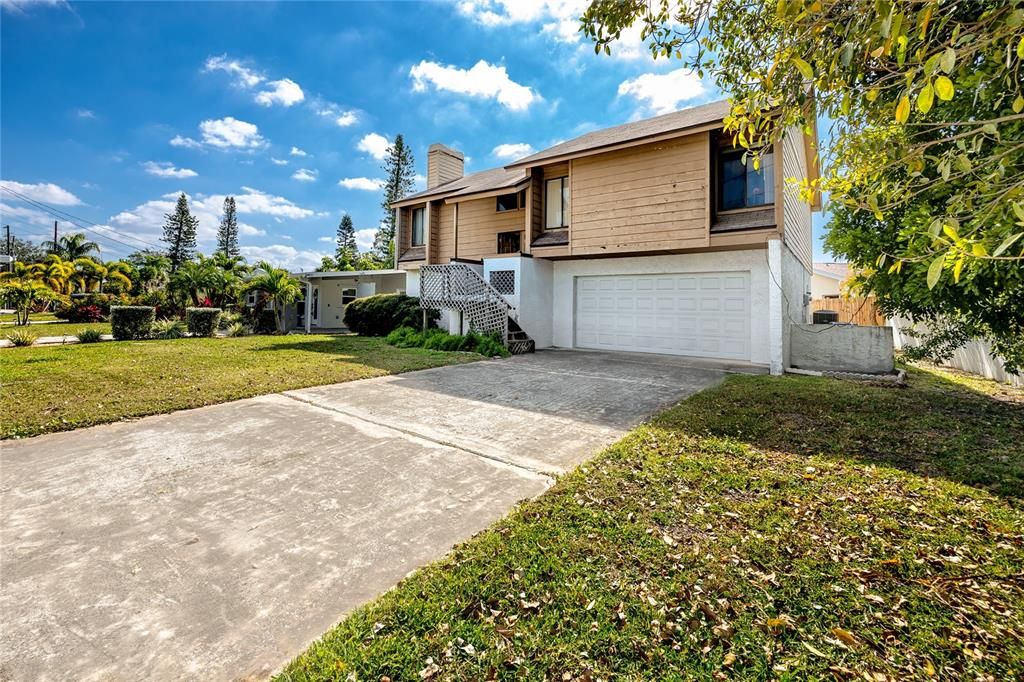 Active With Contract: $525,000 (3 beds, 2 baths, 1254 Square Feet)