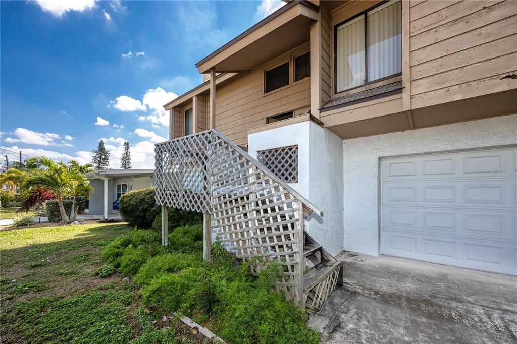 Active With Contract: $525,000 (3 beds, 2 baths, 1254 Square Feet)