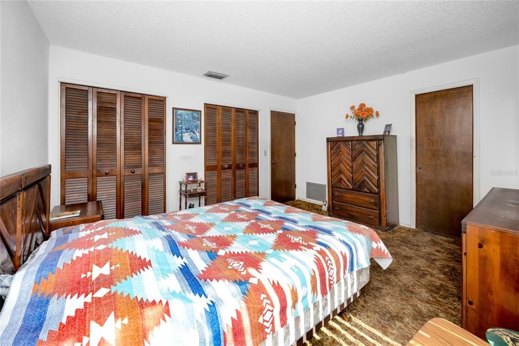 Active With Contract: $525,000 (3 beds, 2 baths, 1254 Square Feet)