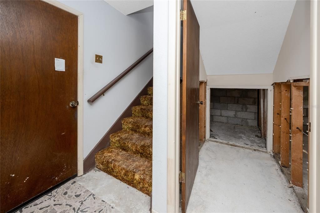 Active With Contract: $525,000 (3 beds, 2 baths, 1254 Square Feet)