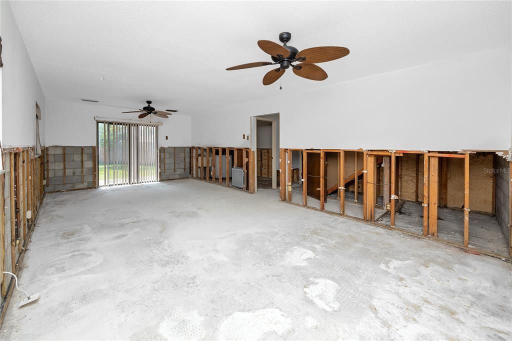 Active With Contract: $525,000 (3 beds, 2 baths, 1254 Square Feet)