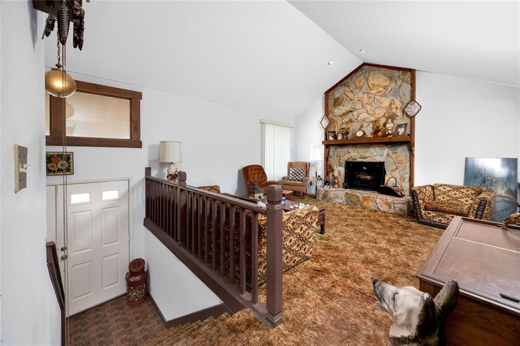 Active With Contract: $525,000 (3 beds, 2 baths, 1254 Square Feet)