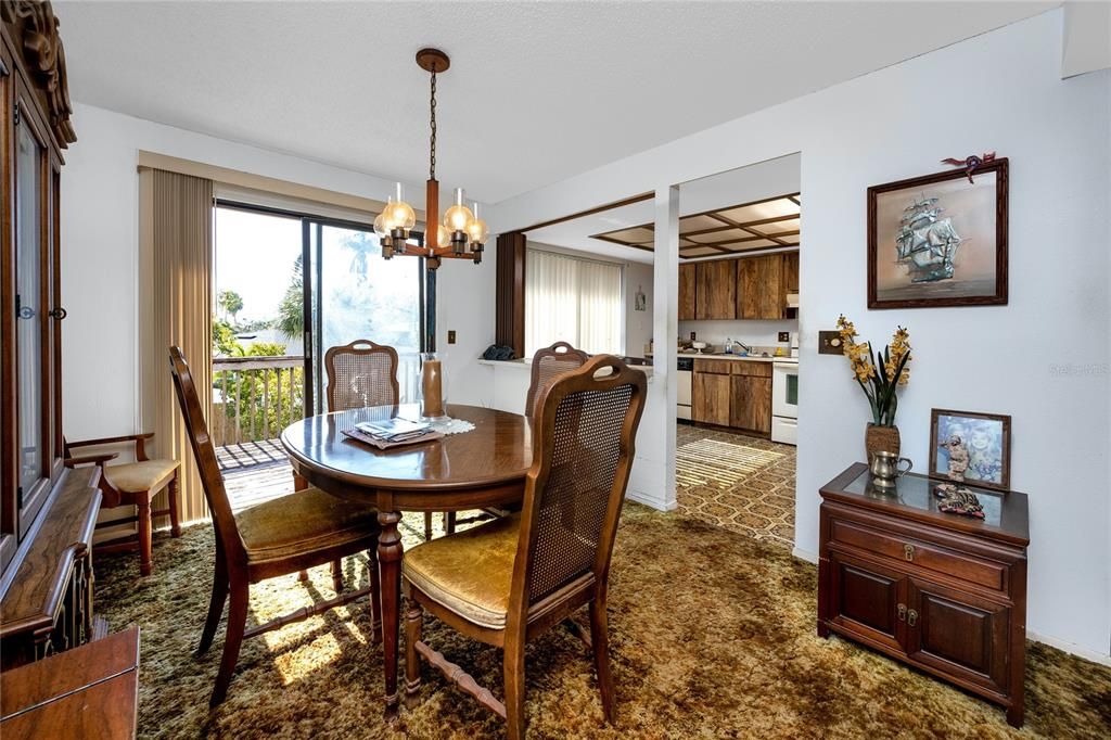 Active With Contract: $525,000 (3 beds, 2 baths, 1254 Square Feet)