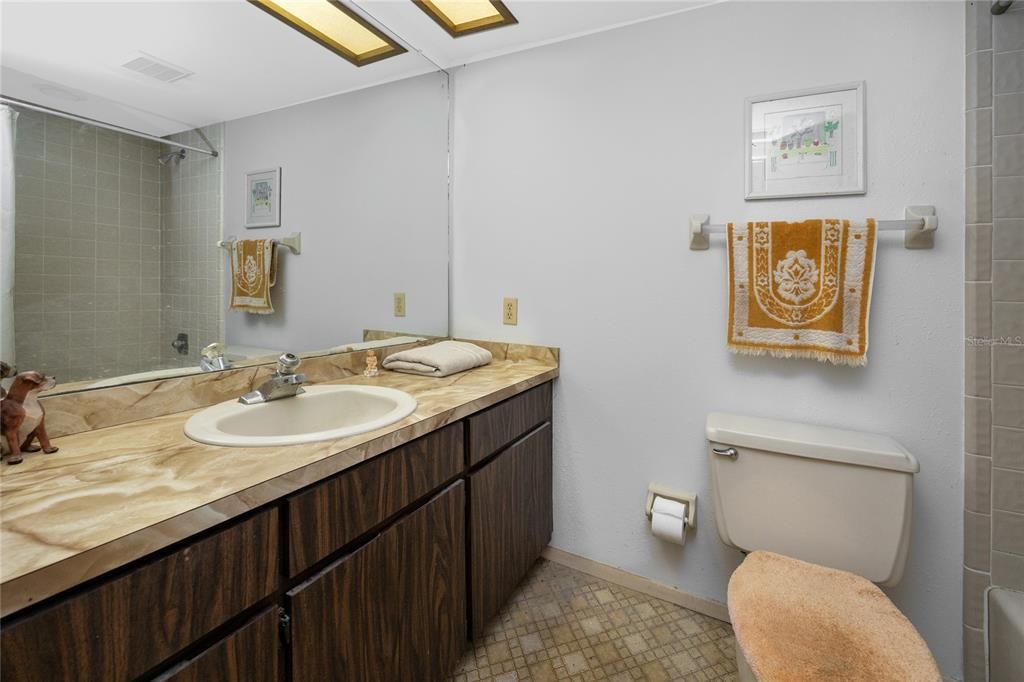 Active With Contract: $525,000 (3 beds, 2 baths, 1254 Square Feet)