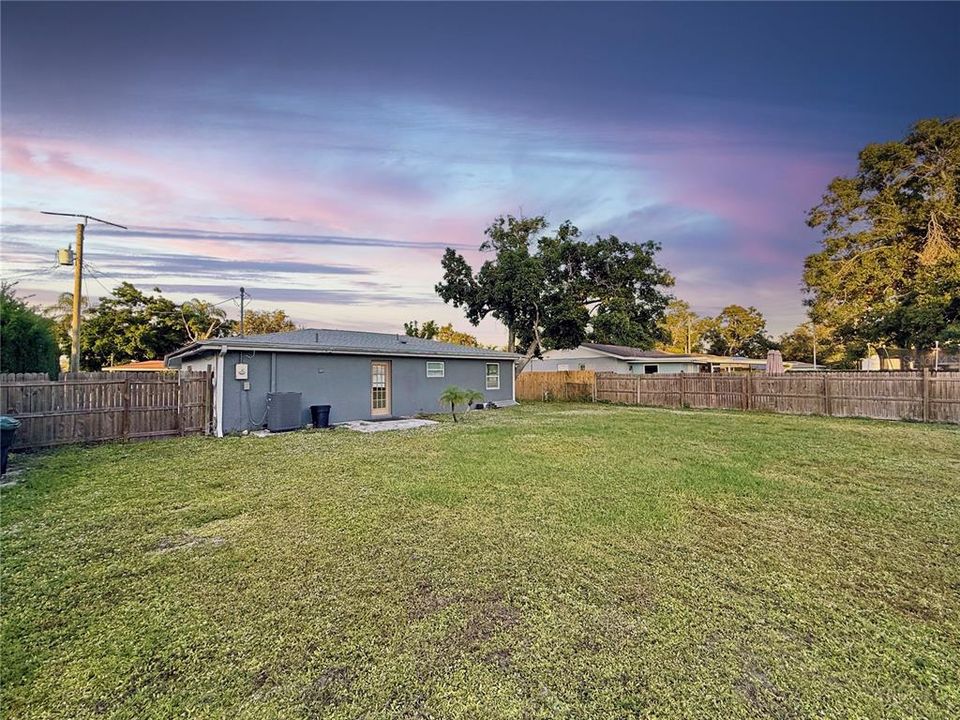 For Rent: $2,095 (3 beds, 2 baths, 1040 Square Feet)