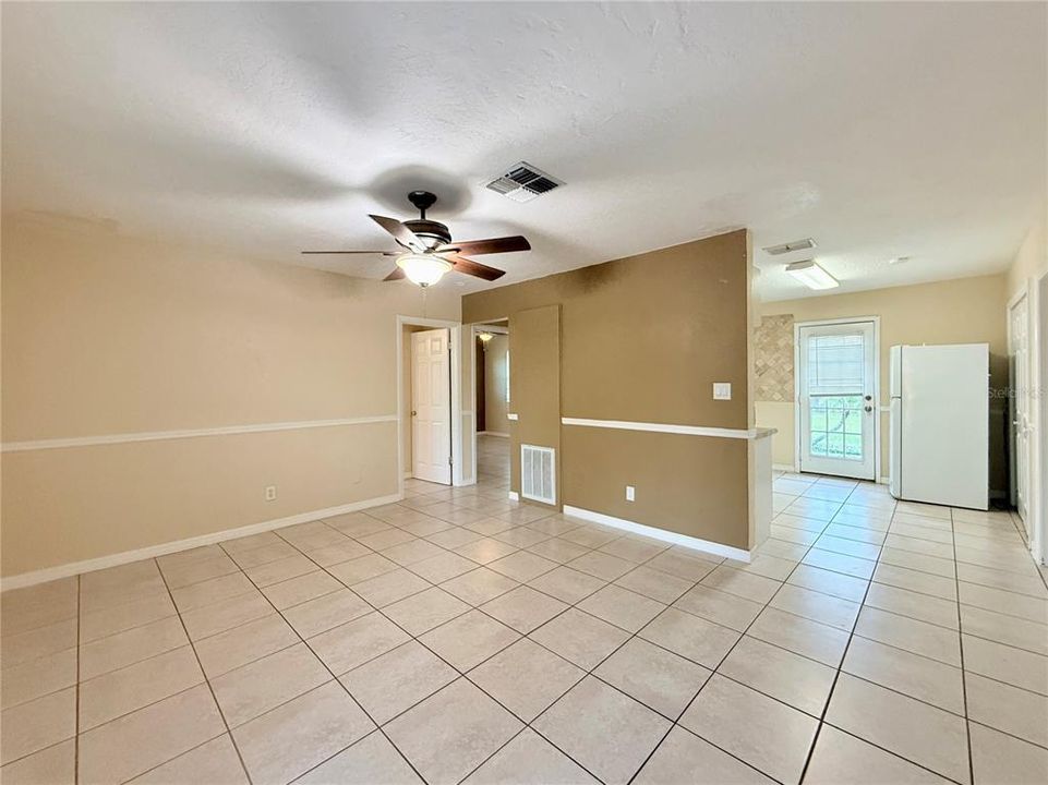 For Rent: $2,095 (3 beds, 2 baths, 1040 Square Feet)
