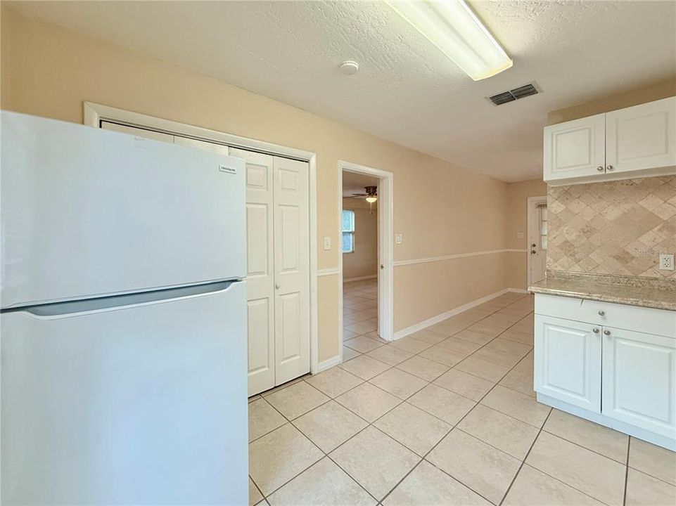 For Rent: $2,095 (3 beds, 2 baths, 1040 Square Feet)